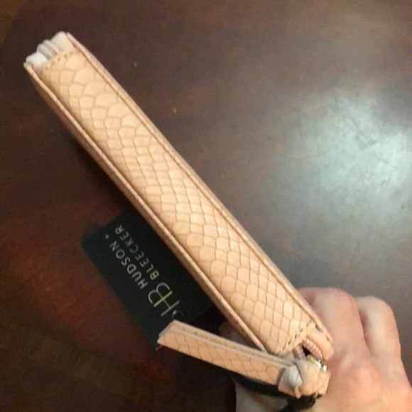 Hudson Bleecker Dusty Rose Smartphone Wallet - Picture 4 of 8